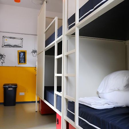 זוולה Hostel & Bar De Basis מראה חיצוני תמונה