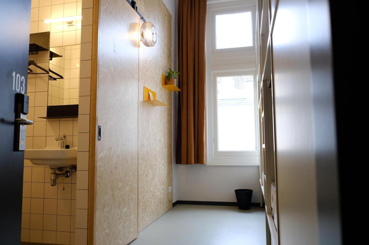 זוולה Hostel & Bar De Basis מראה חיצוני תמונה