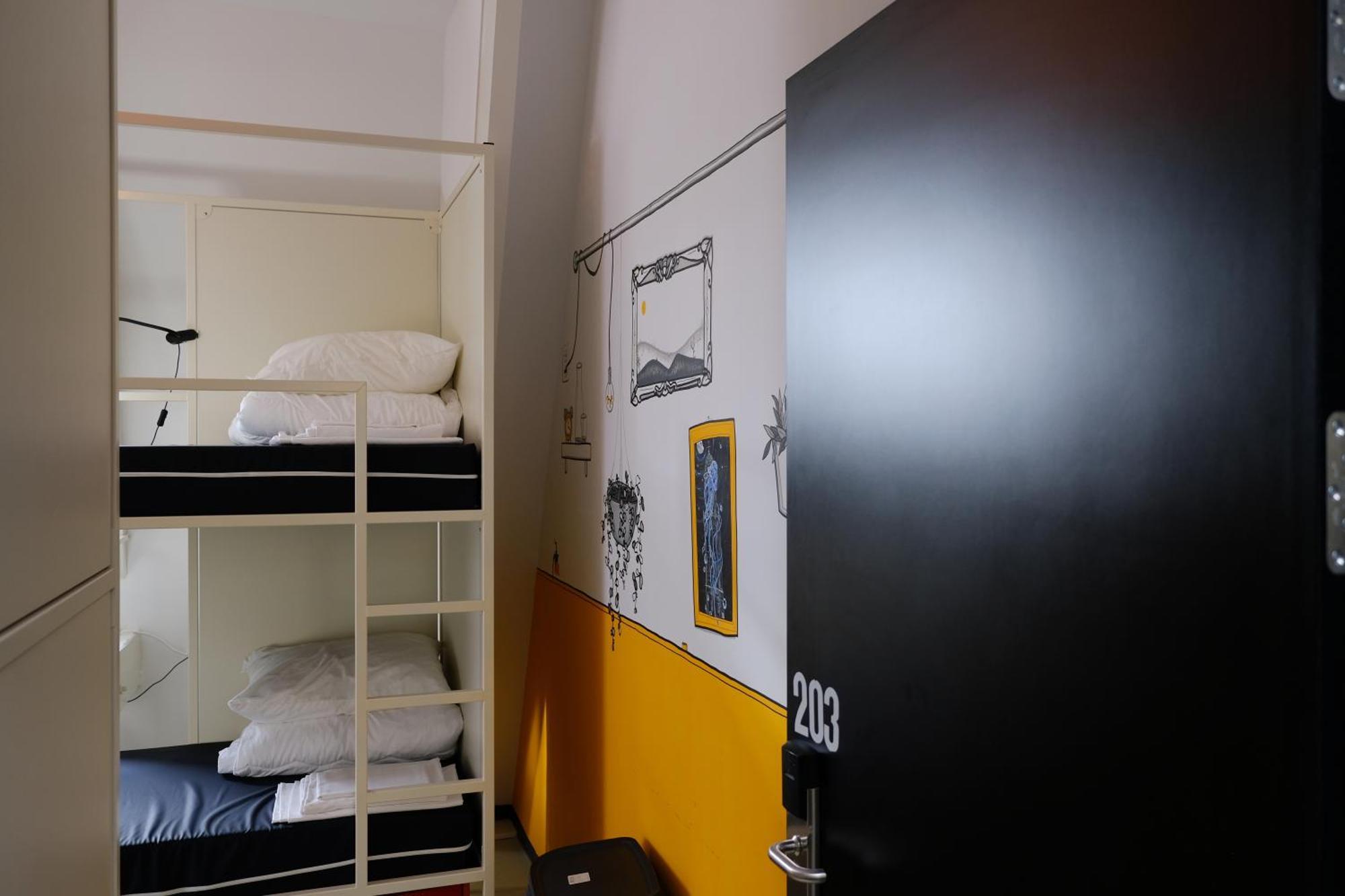 זוולה Hostel & Bar De Basis מראה חיצוני תמונה