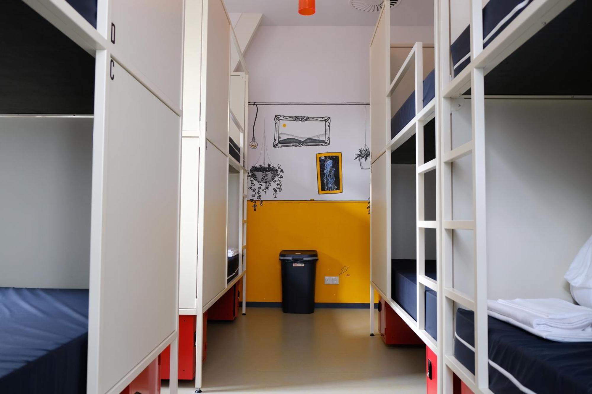 זוולה Hostel & Bar De Basis מראה חיצוני תמונה