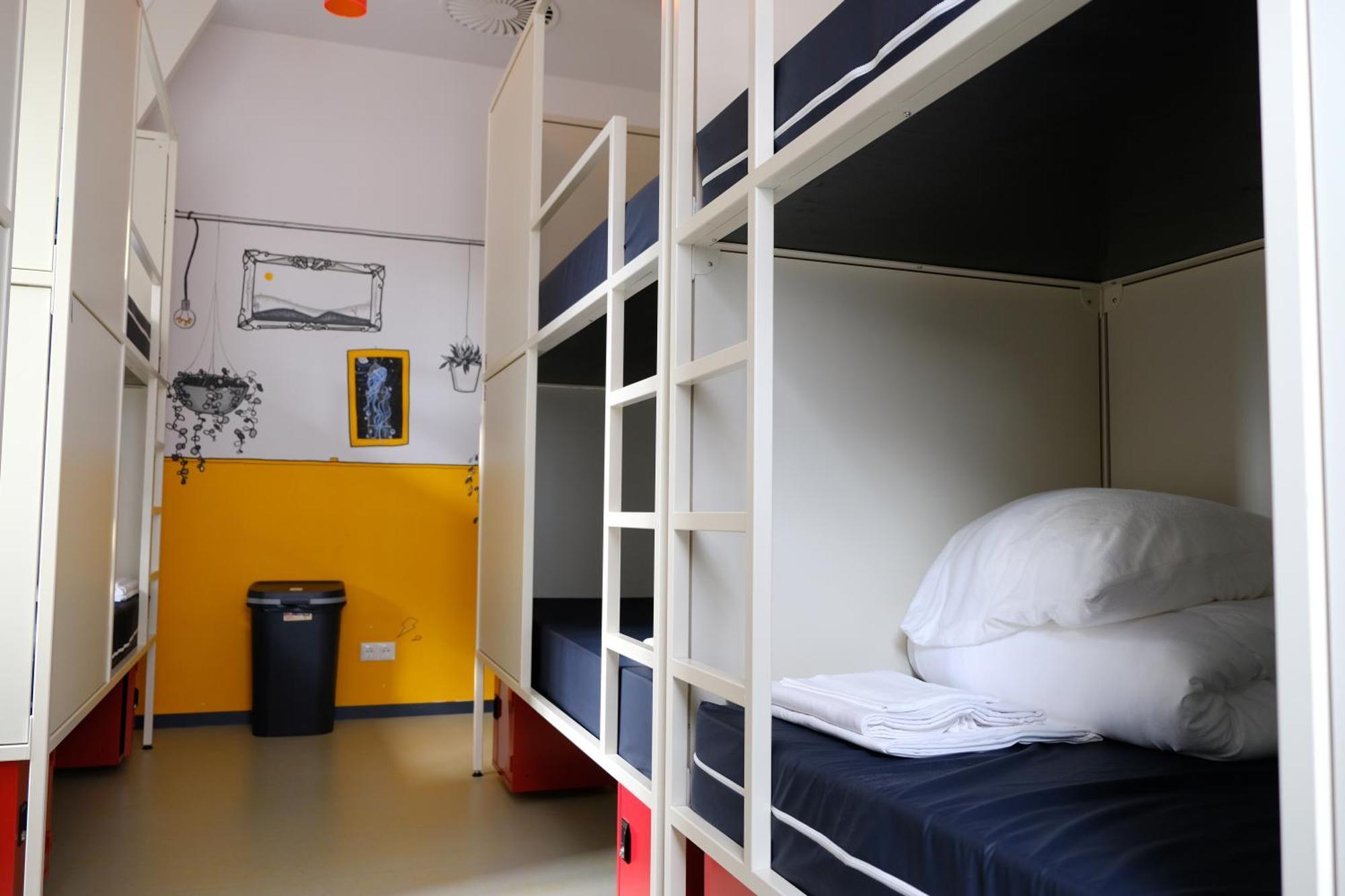 זוולה Hostel & Bar De Basis מראה חיצוני תמונה