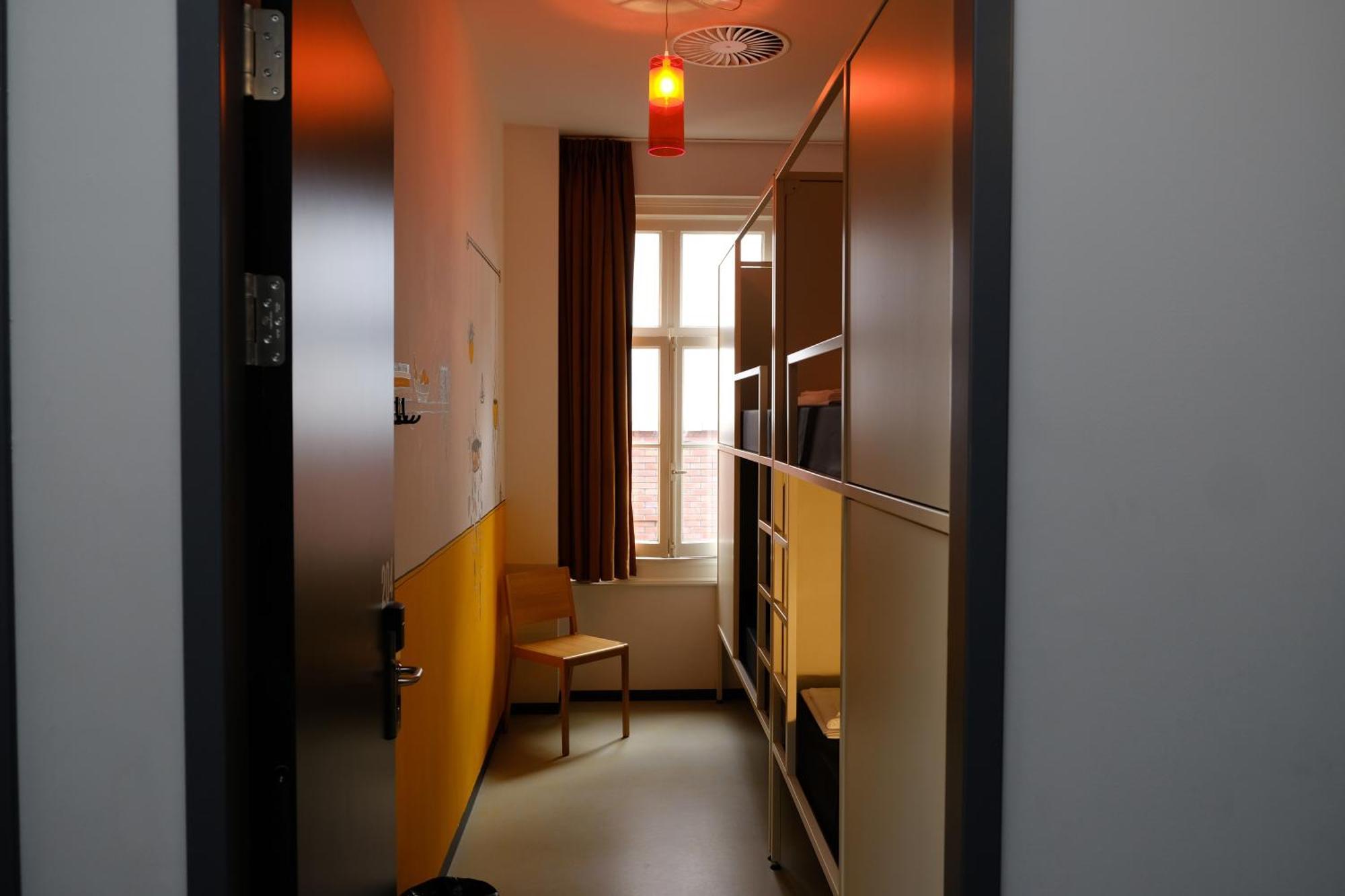 זוולה Hostel & Bar De Basis מראה חיצוני תמונה