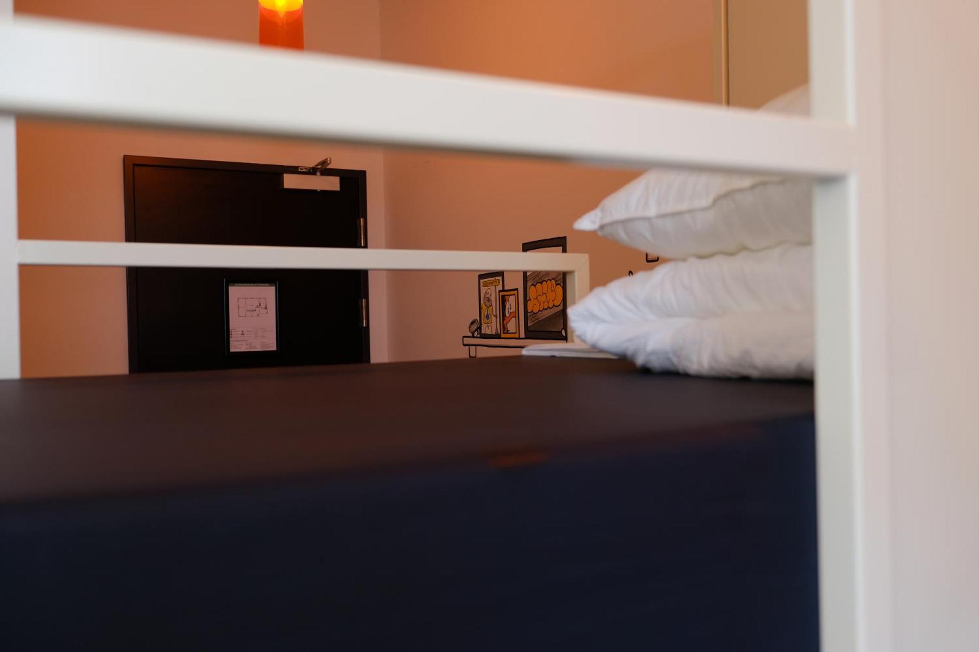זוולה Hostel & Bar De Basis מראה חיצוני תמונה
