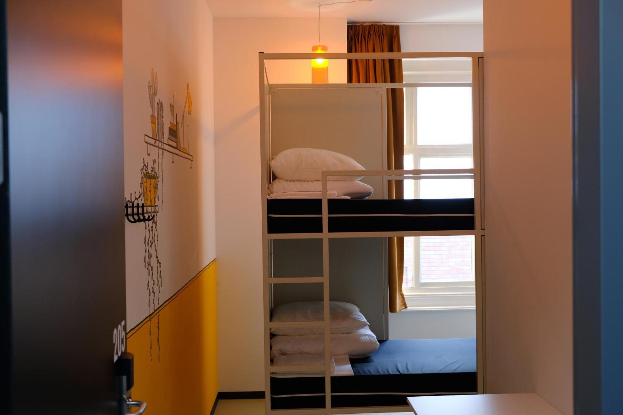 זוולה Hostel & Bar De Basis מראה חיצוני תמונה