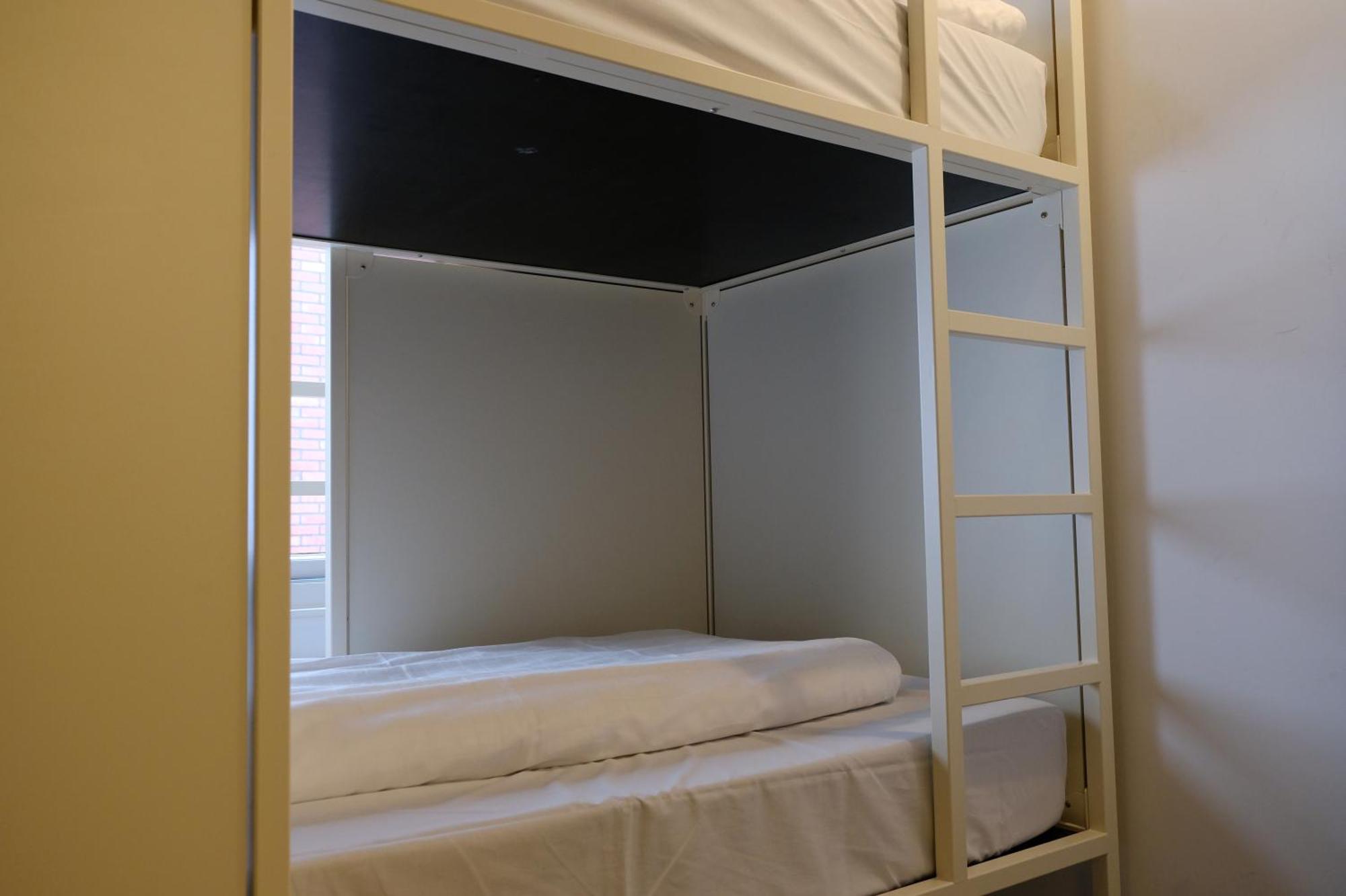 זוולה Hostel & Bar De Basis מראה חיצוני תמונה