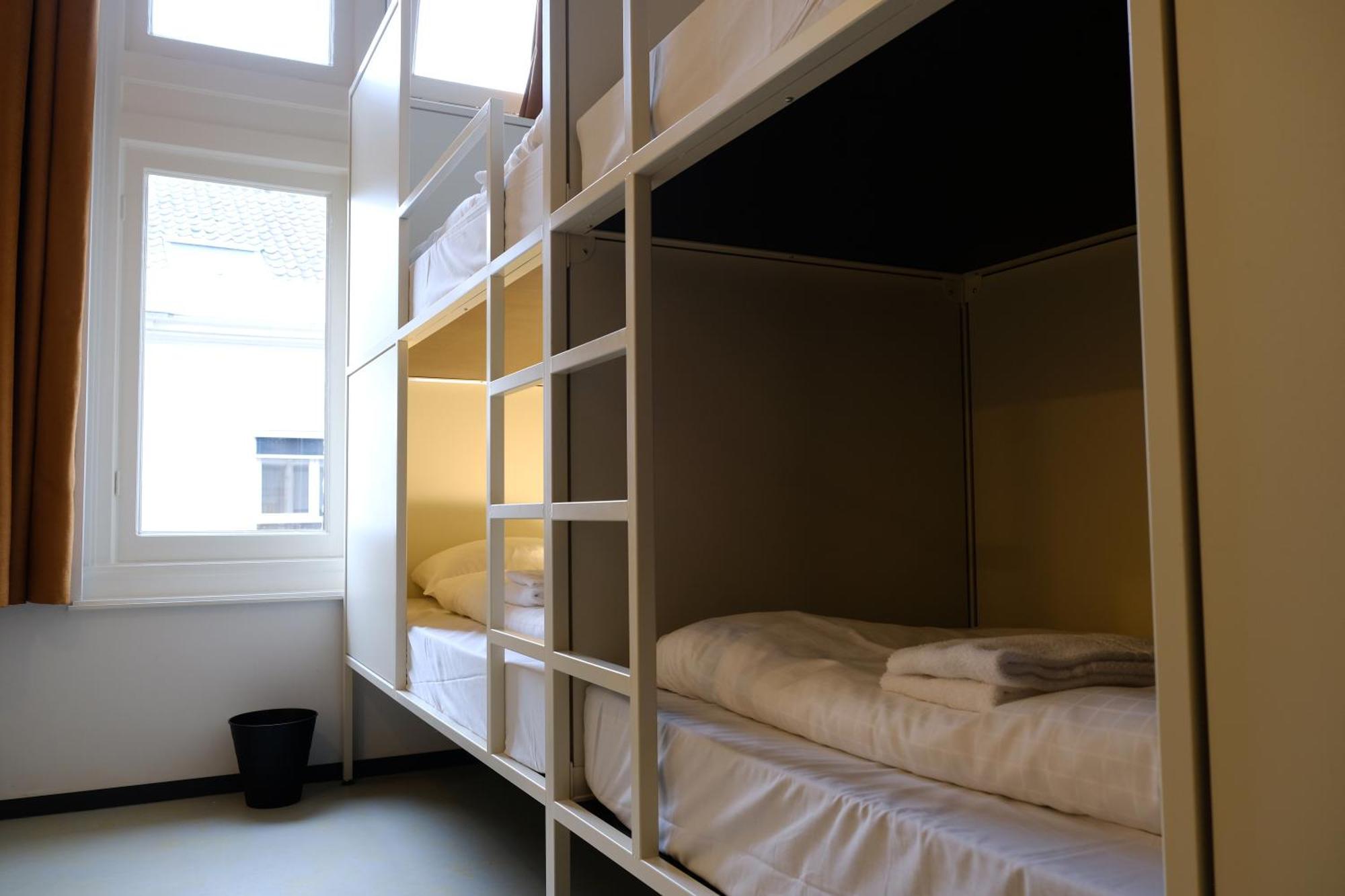 זוולה Hostel & Bar De Basis מראה חיצוני תמונה