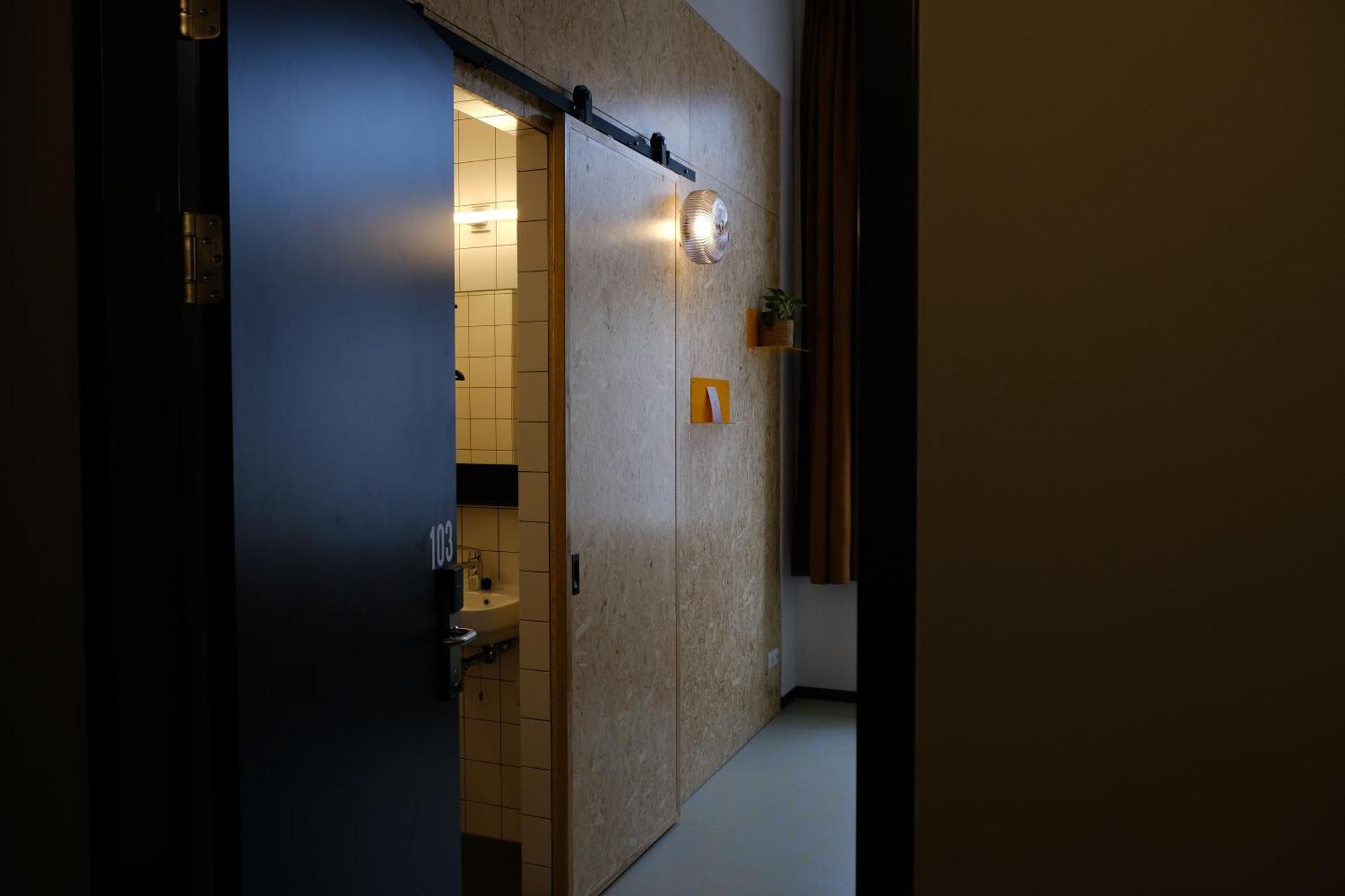 זוולה Hostel & Bar De Basis מראה חיצוני תמונה
