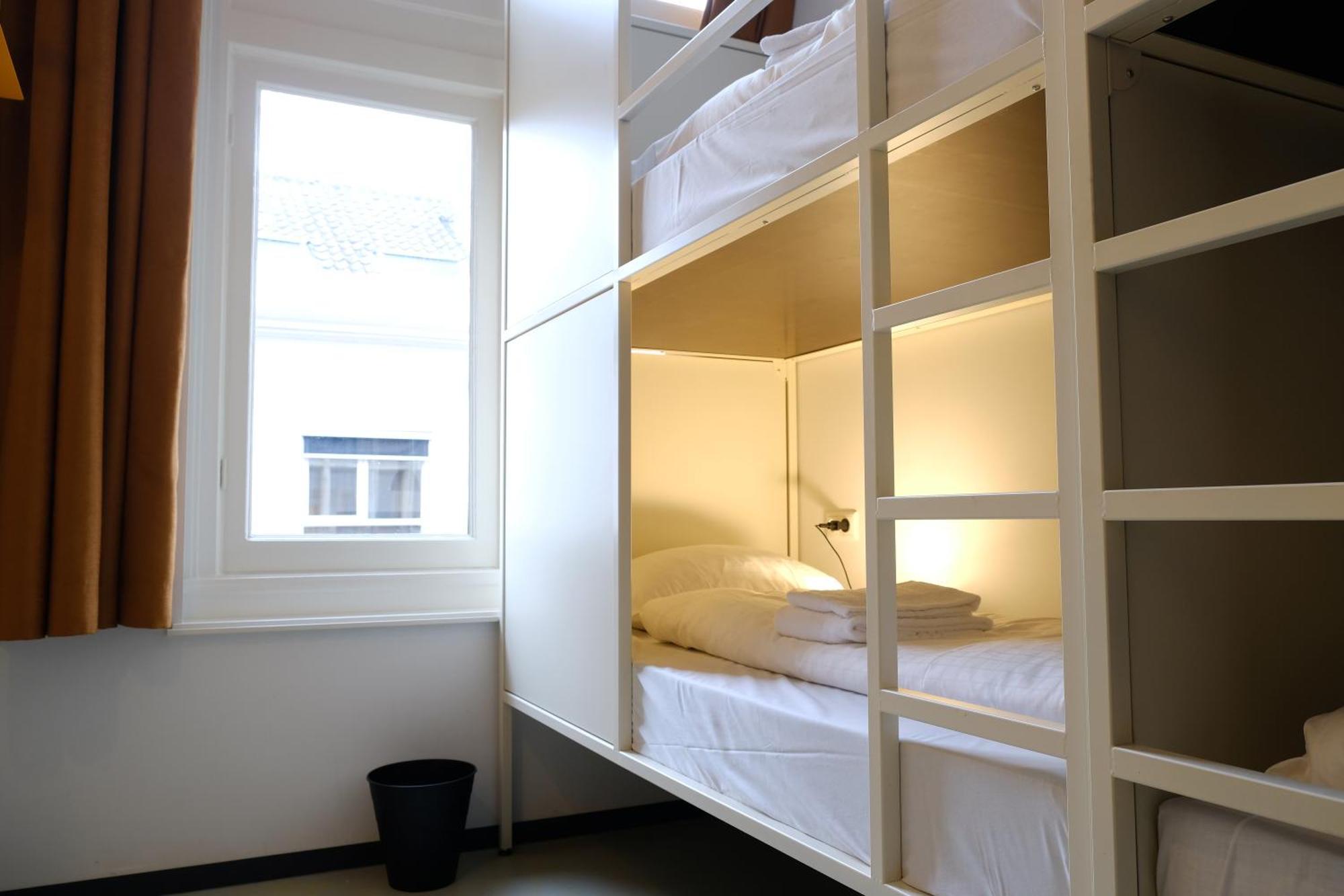 זוולה Hostel & Bar De Basis מראה חיצוני תמונה