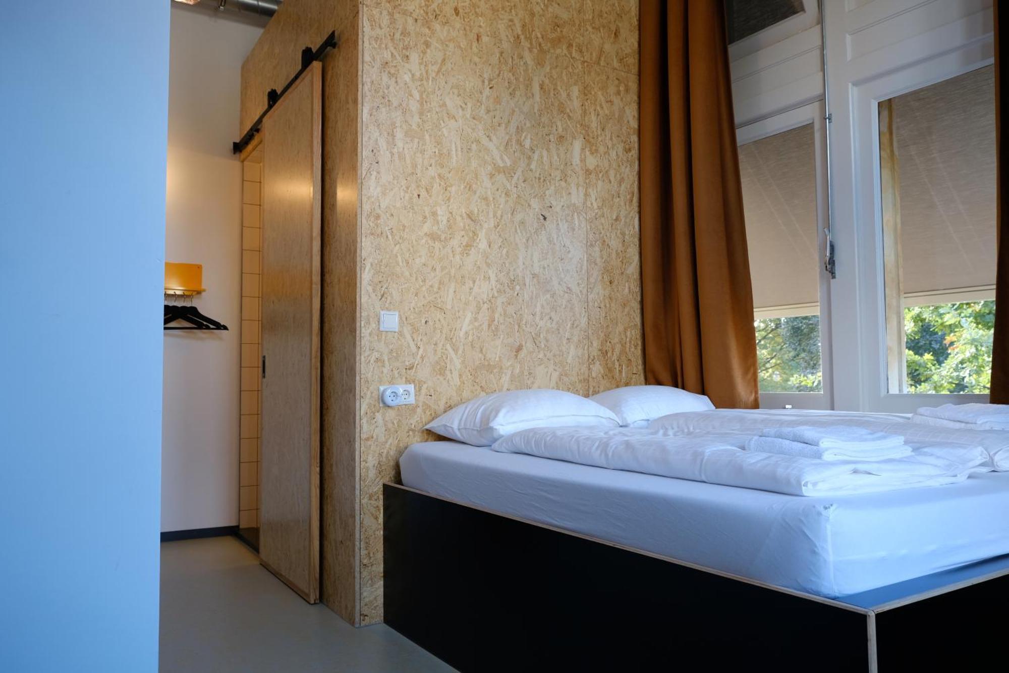 זוולה Hostel & Bar De Basis מראה חיצוני תמונה